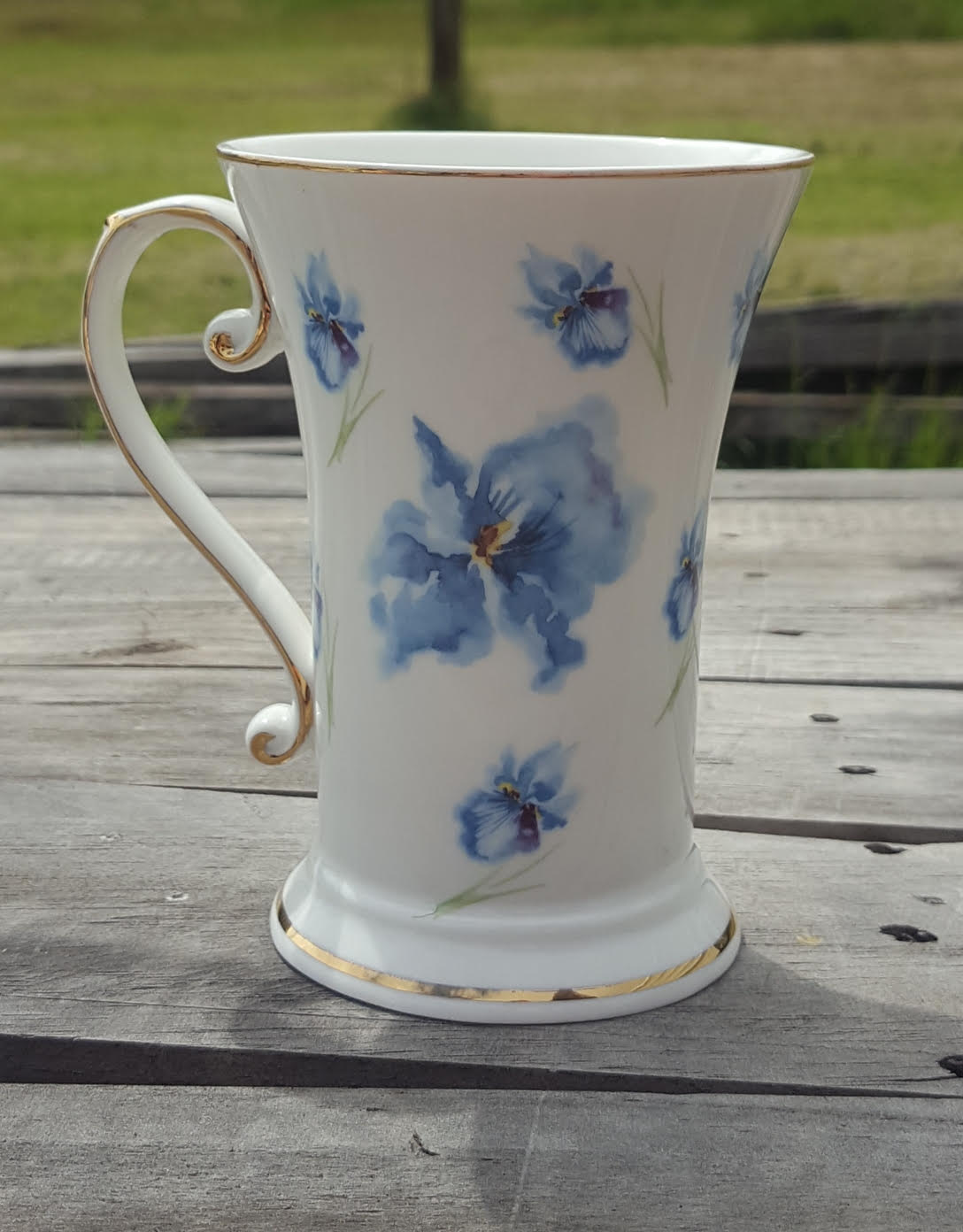 Blue Iris Tall Beaker (Custom)