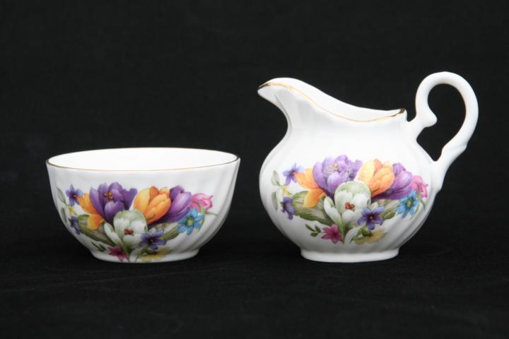 Crocus Milk and Sugar Set Crocus Milk and Sugar Set