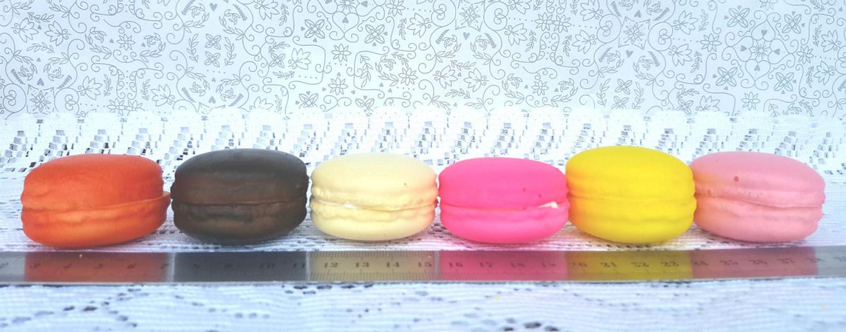 Foam Macaroons Pk6