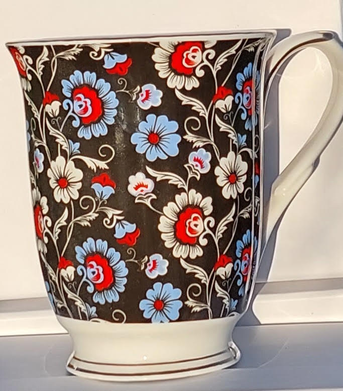 Royal Blue Sprays Chintz Beaker