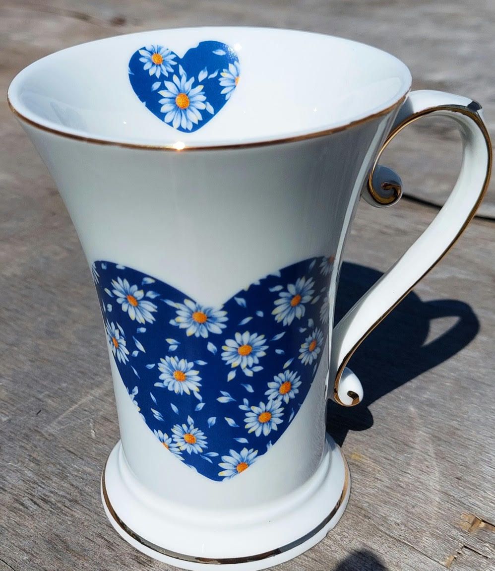 Blue Daisy Heart Tall Beaker (Custom)