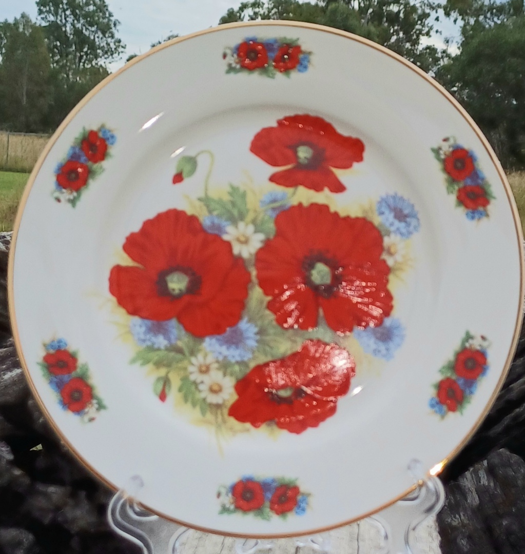 Red Poppies Custom Display Cake Plate